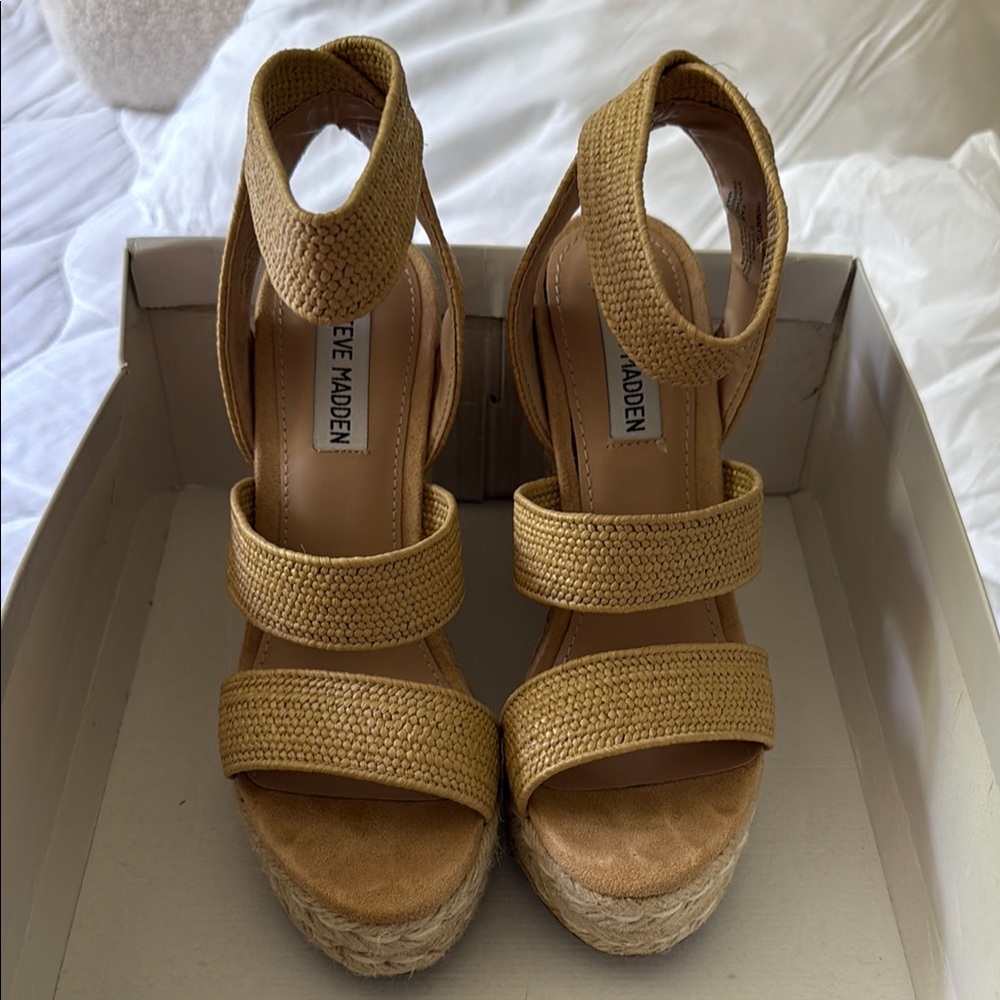 Steve Madden Shimmy Natural Raffia size 6.5